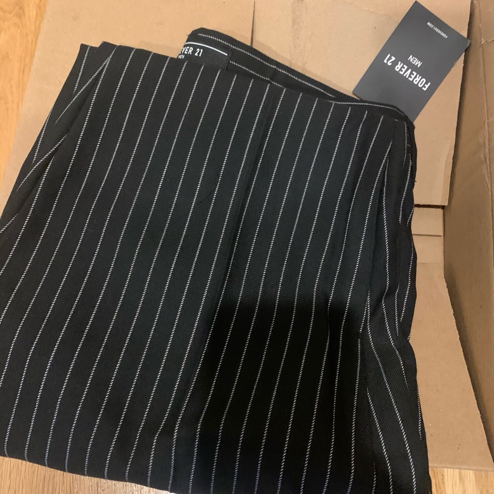 Men/Boys Forever 21 pin striped pants (BRAND NEW)